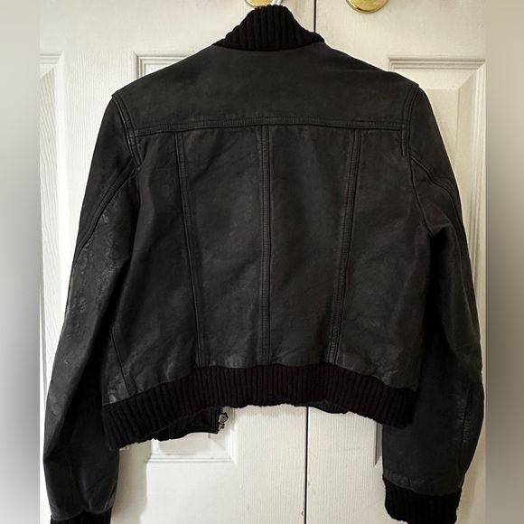 DKNY leather Jacket. Size Medium. Excellent condition. - Picture 3 of 5